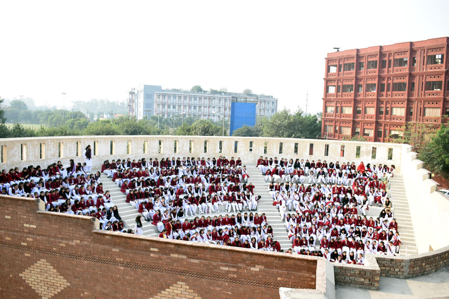 DHA-Senior-School-for-Girls-amphitheatre